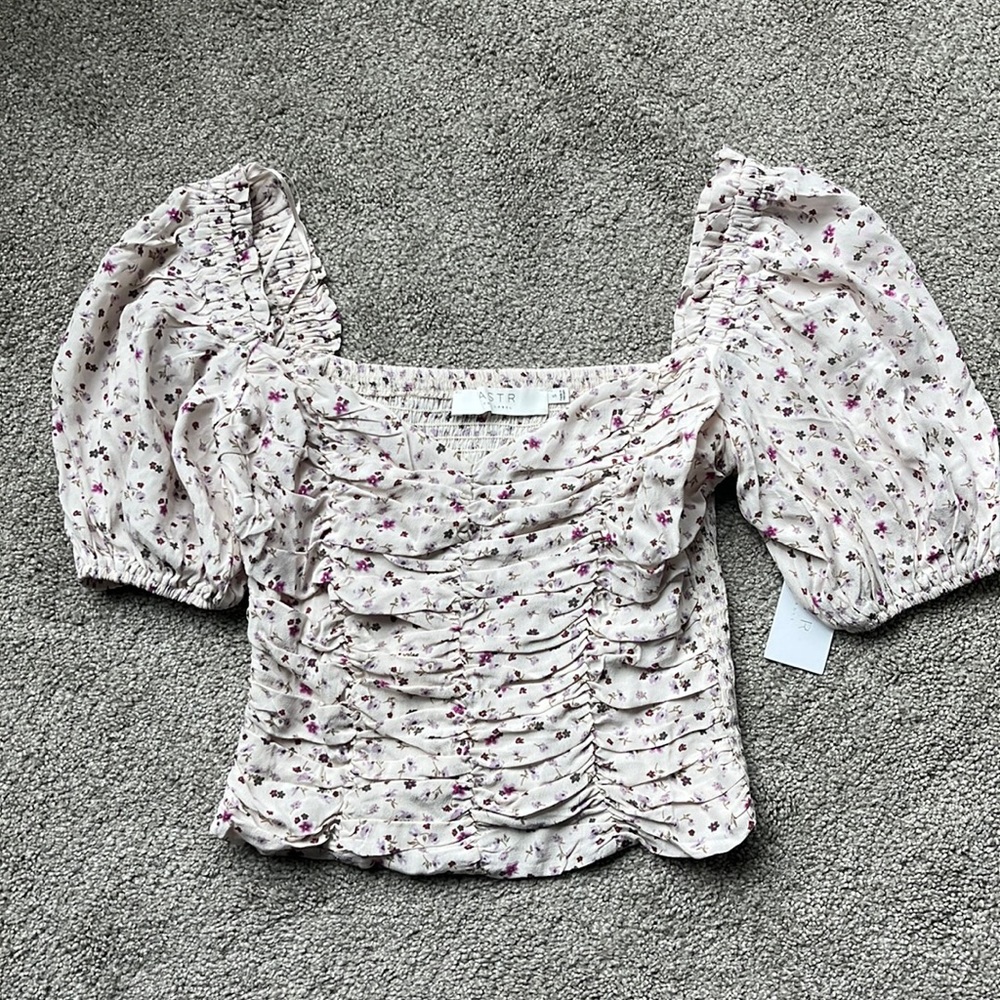 ASTR puff sleeve top size Small - NWT